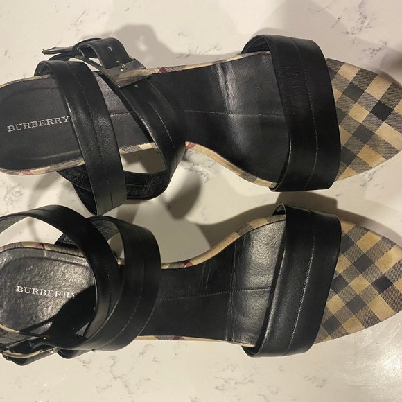 Burberry Heels in size 9 - Picture 1 of 3